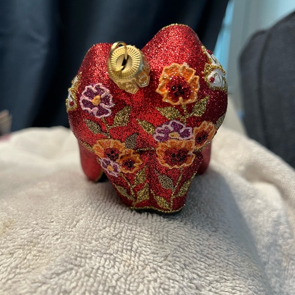 Keepsake hallmark 100 years ruby slippers - Picture 7 of 8